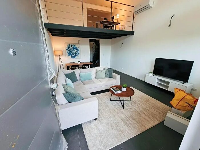 Appartamento bilocale in vendita in Via del Mare, Milano