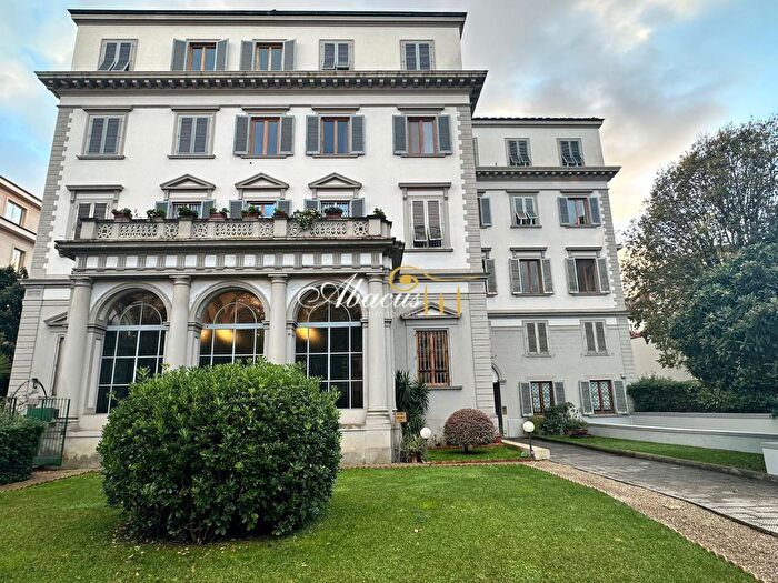 Appartamento con 6 locali in vendita in Viale Matteotti, Firenze