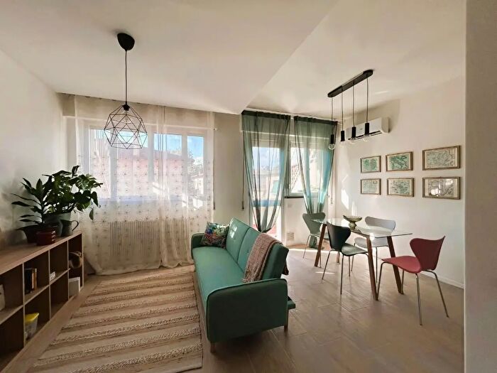 Appartamento trilocale in vendita in Massa