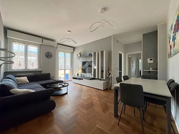 Appartamento trilocale in vendita in Via Luigi dAndrea, Crema