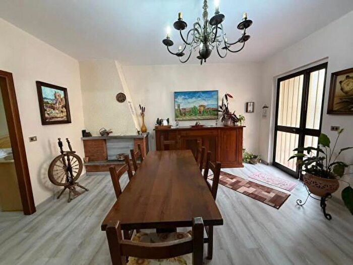 Appartamento con 6 locali in vendita in Pitigliano