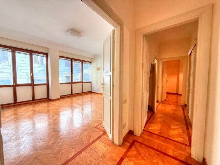 Appartamento trilocale in affitto in Via Pietro Cavallini, Prati, Roma