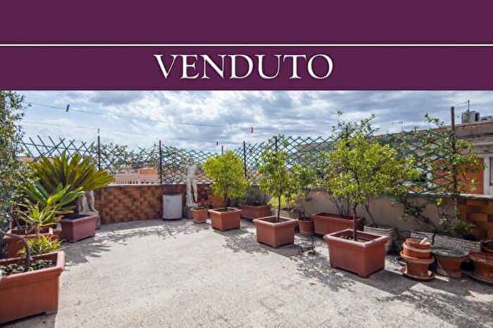 Appartamento quadrilocale in vendita in Piazza Cola di Rienzo, Roma