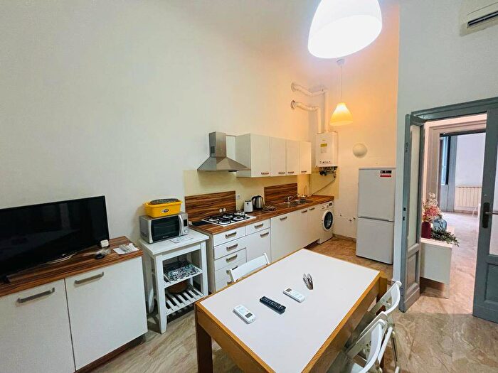 Appartamento trilocale in affitto in Via Tonale, Centrale, Milano