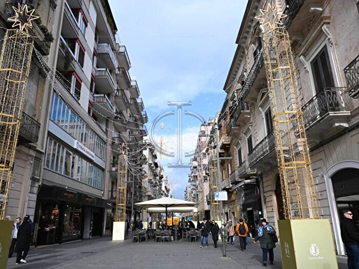 Appartamento quadrilocale in affitto in Via Sparano da Bari, Murat, Bari
