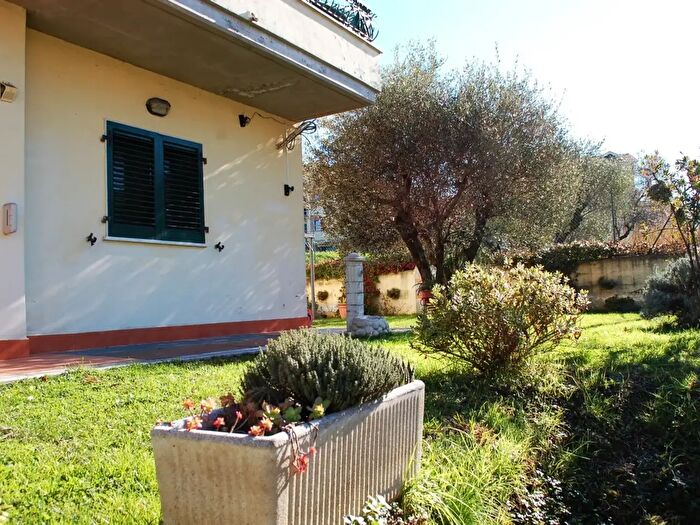 Appartamento con 5 locali in vendita in Via Cisa Sud, Santo Stefano Di Magra