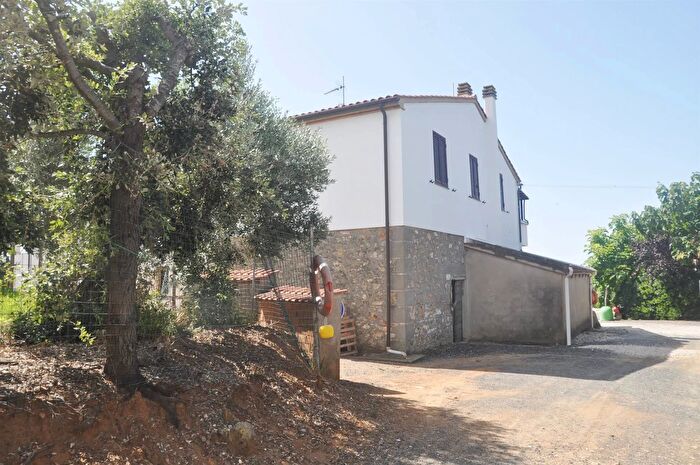 Casa trilocale in vendita in Rosignano Marittimo