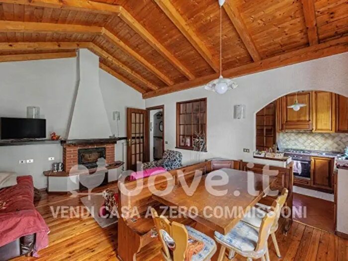 Appartamento quadrilocale in vendita in Via Flavio Parvis, Varzo