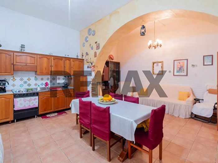 Casa quadrilocale in vendita in Via Baiardi, Bagheria