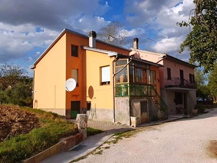 Casa trilocale in vendita in San Severino Marche