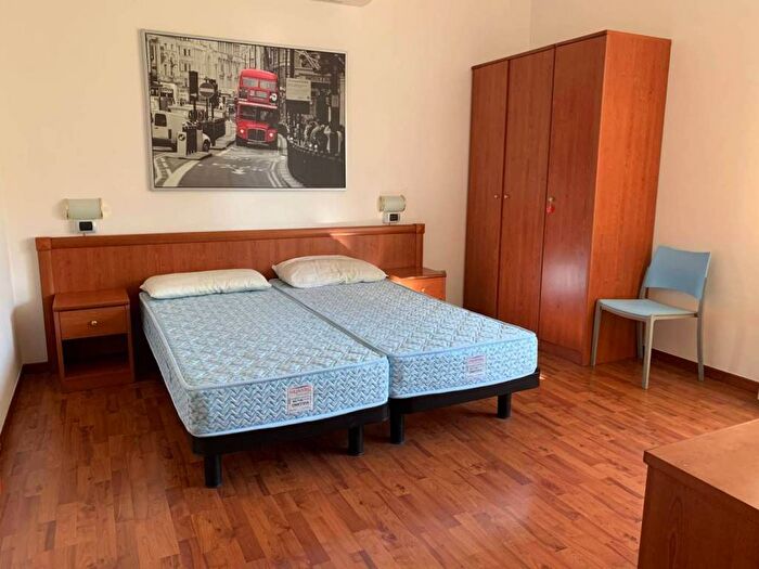 Appartamento con 6 locali in affitto in Viale Giacomo Leopardi, Centro, Camerino