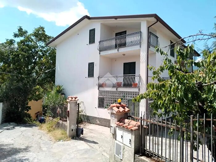 Appartamento quadrilocale in vendita in Via Fontana La Pietra, Castrolibero