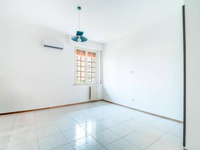 Appartamento trilocale in affitto in Via Errico Scipione, Noce, Palermo