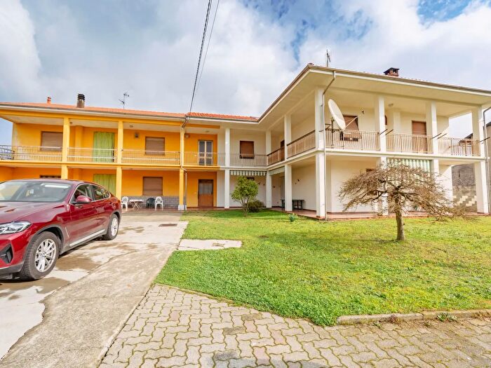 Casa con 14 locali in vendita in Via Carducci, Borgo DAle