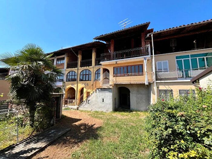 Casa con 5 locali in vendita in Via Pietro Micheletto, Castellamonte