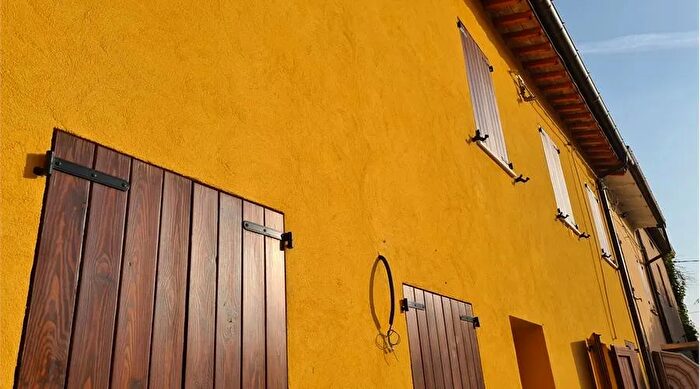 Casa con 8 locali in vendita in Via MRocca Medolla Mo Medolla Villafranca, Medolla