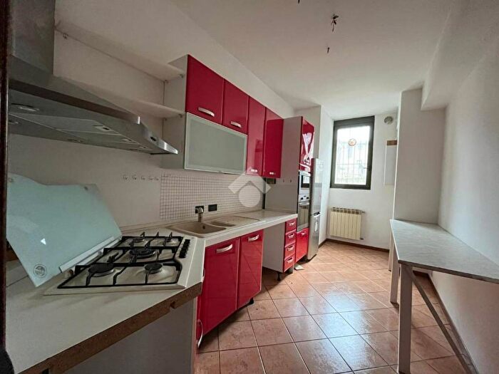 Appartamento trilocale in affitto in Via Fratelli Pellegrini, Lovere