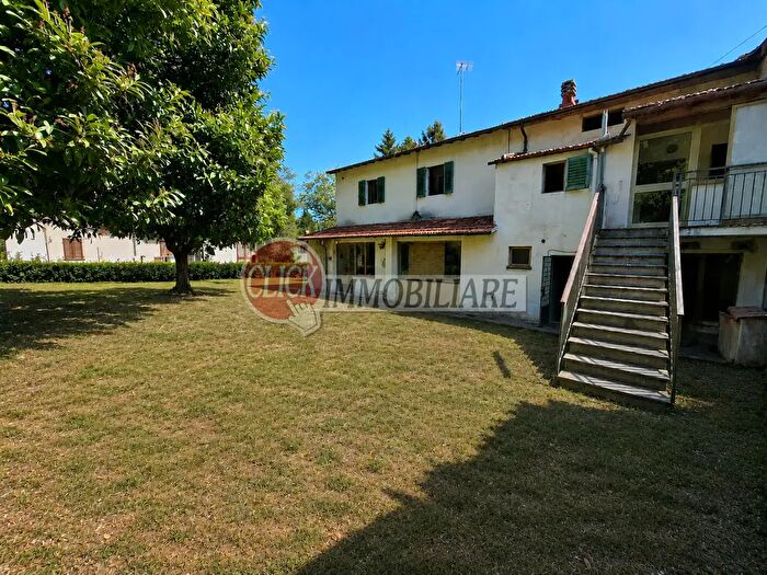 Casa con 9 locali in vendita in Borgo San Lorenzo