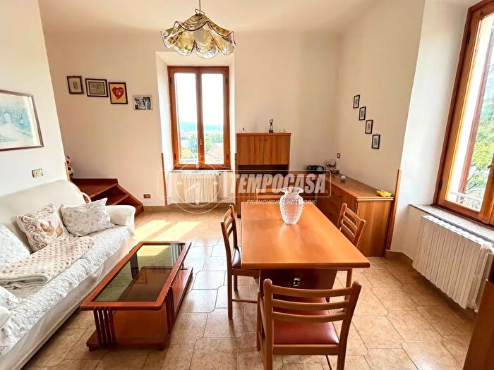 Appartamento trilocale in vendita in Via F Pellegrini, Villa Guardia