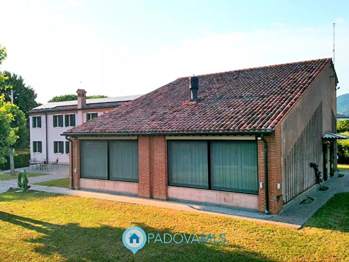 Casa con 8 locali in vendita in Via Bovolare, Este