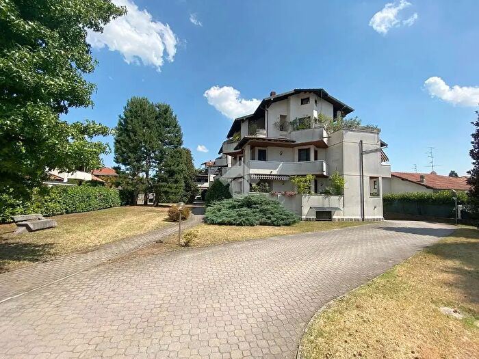 Appartamento trilocale in vendita in Via l da Vinci, Samarate