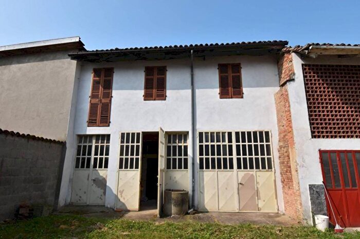 Casa con 6 locali in vendita in Via del Giardino, Montegrosso DAsti