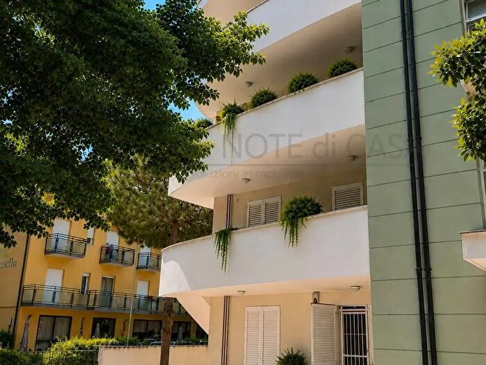 Appartamento trilocale in vendita in Viale Titano, Cervia