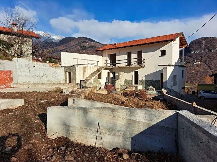 Appartamento bilocale in vendita in Brenzio, Gravedona ed Uniti