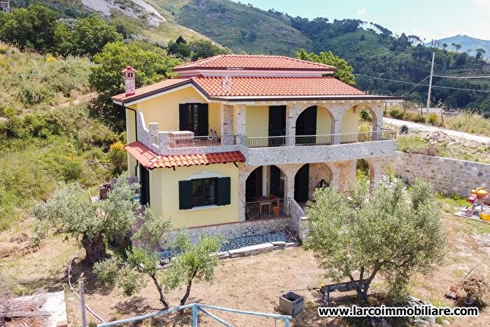 Casa con 5 locali in vendita in Contrada Pianta Cleto Cosenza, Cleto