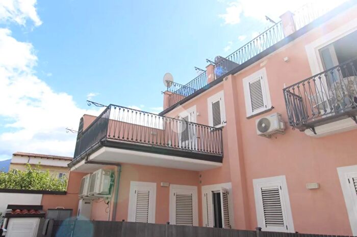 Appartamento bilocale in vendita in Via Gianbattista Falcone, Sapri