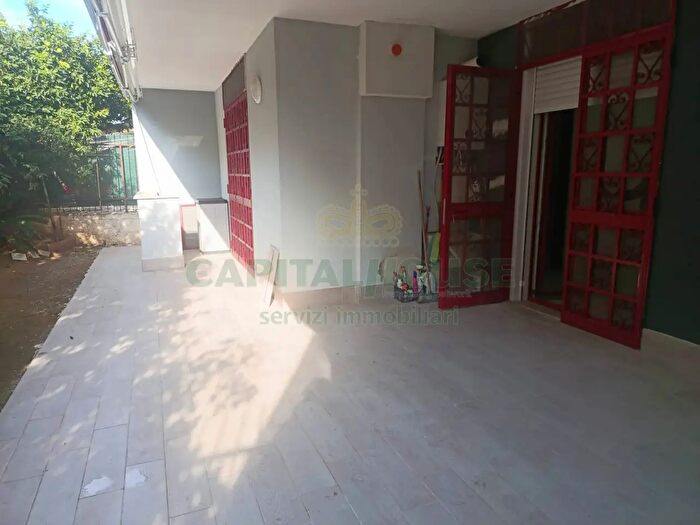 Appartamento trilocale in affitto in Viale Lincoln, Caserta