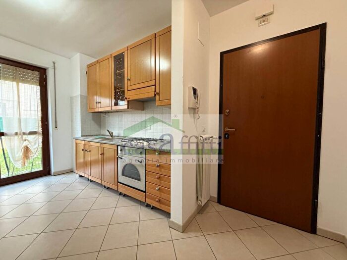 Appartamento trilocale in affitto in Via Algeri, Chieti Scalo, Chieti