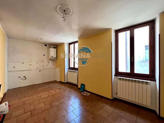 Appartamento trilocale in vendita in Via Vittorio Veneto, Pradalunga