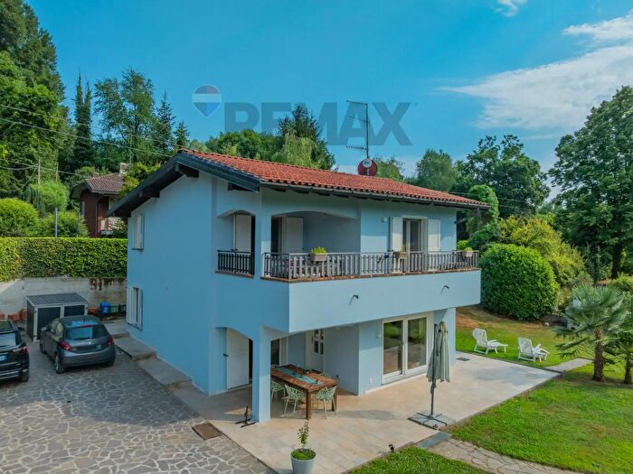 Casa quadrilocale in vendita in Vergiate