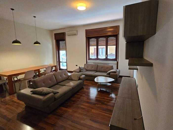 Appartamento quadrilocale in affitto in Via Ludovico Ricciardelli, Corso Trieste, Caserta