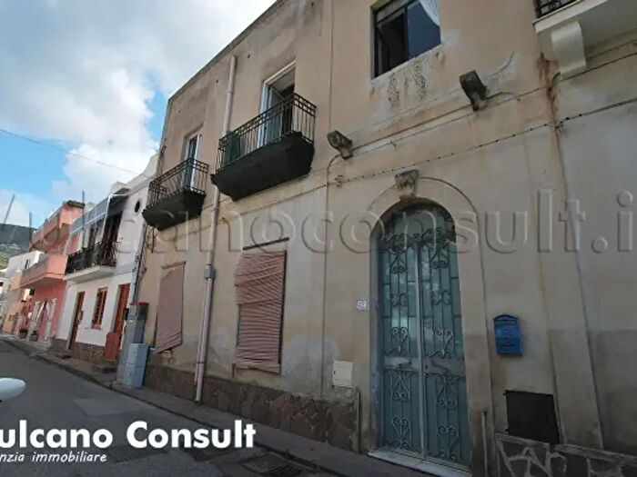 Appartamento con 5 locali in vendita in Via Cesare Battisti, Lipari