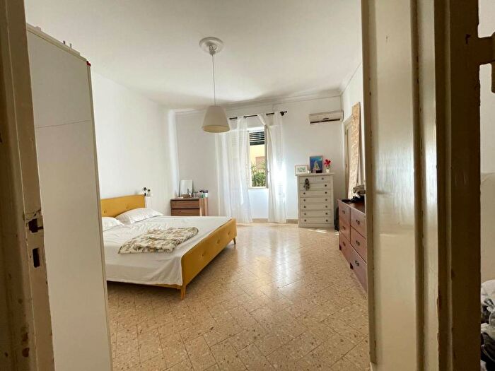 Appartamento con 6 locali in affitto in Via Simone Cuccia, Libertà Villabianca, Palermo