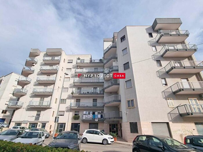 Appartamento con 5 locali in affitto in Via Bertani, Martina Franca