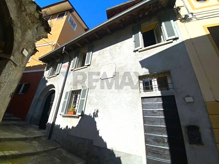 Casa con 5 locali in vendita in Belgirate