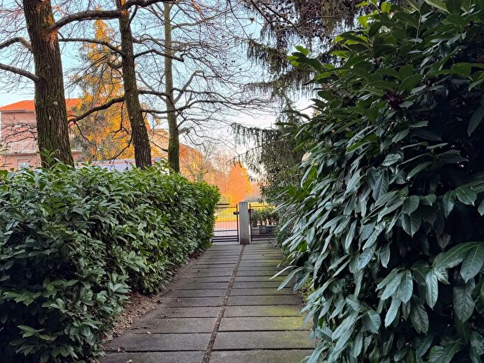 Appartamento con 6 locali in vendita in Via Martiri della Bettola, Reggio Emilia