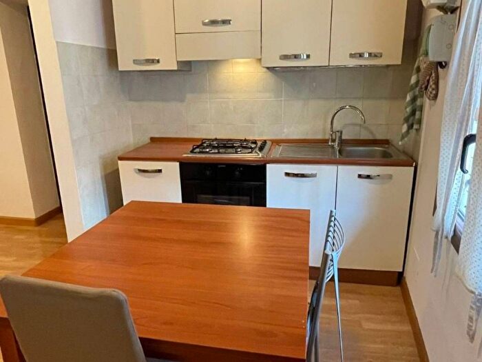 Appartamento bilocale in affitto in Viale Lecco, Valduce Crispi, Como
