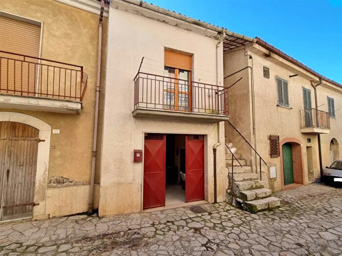 Casa trilocale in vendita in Via Chiaire, Parolise