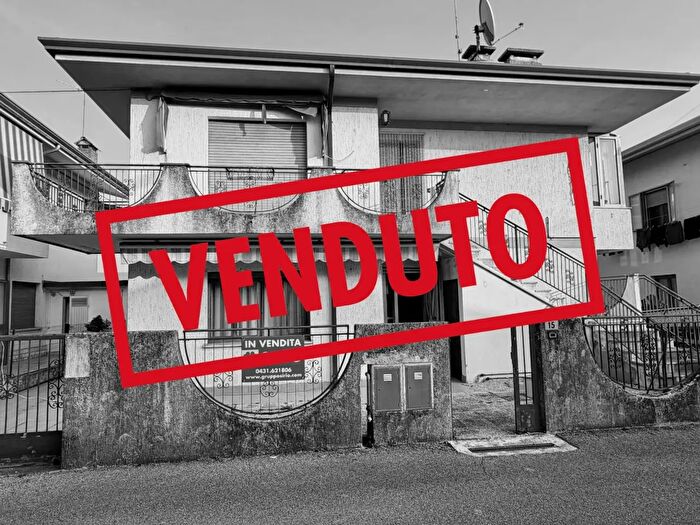 Appartamento con 5 locali in vendita in Marano Lagunare