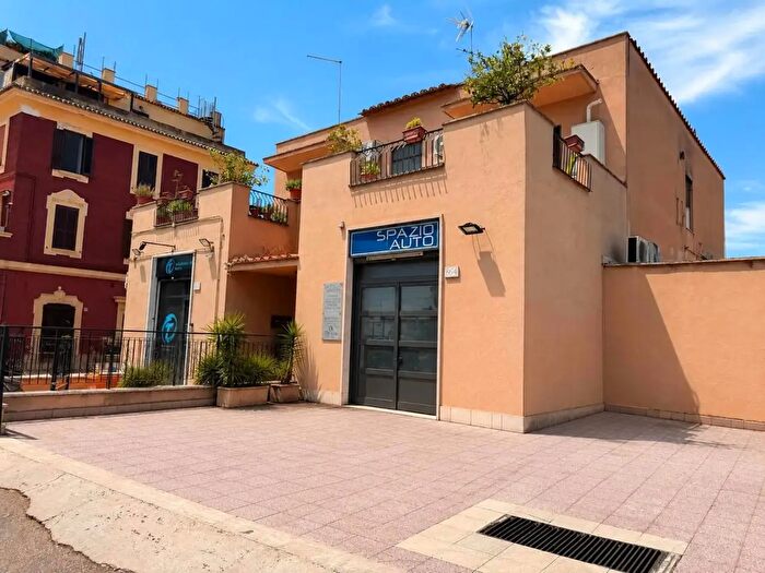 Appartamento trilocale in affitto in Via Appia Nuova, Roma