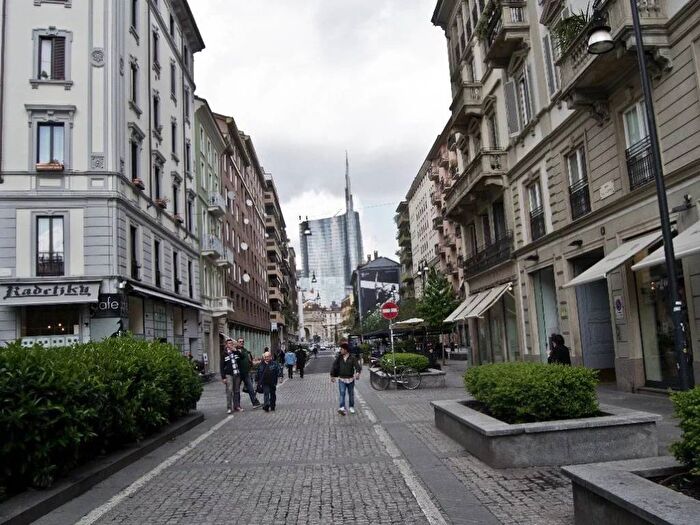 Appartamento bilocale in affitto in Moscova, Milano