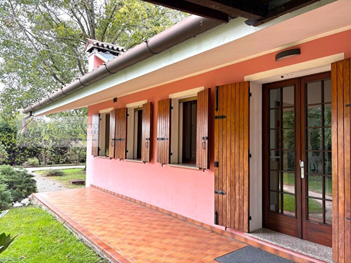 Casa quadrilocale in vendita in Quinto Di Treviso