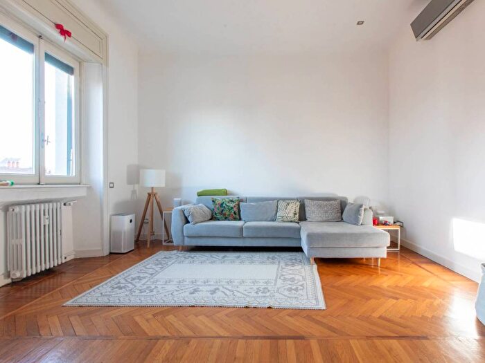 Appartamento quadrilocale in affitto in Viale Bligny, Bocconi, Milano