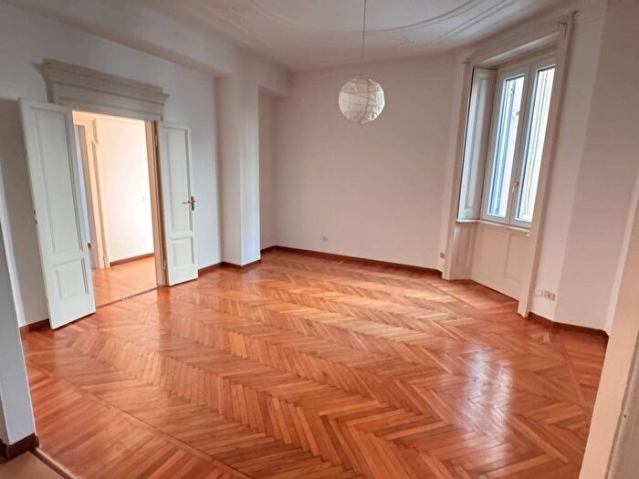 Appartamento trilocale in affitto in Via Giambattista Vico, San Vittore, Milano