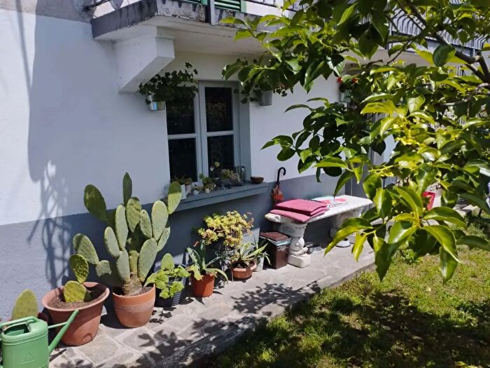 Casa con 5 locali in vendita in Cocquio Trevisago