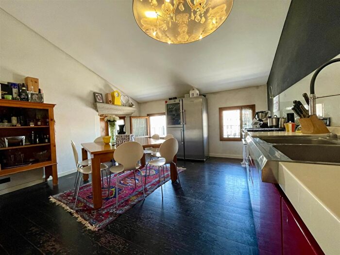 Appartamento con 5 locali in vendita in Via dei Novale Noale, Noale